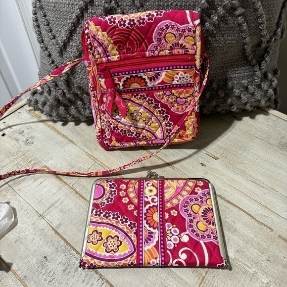 ❤️Vera Bradley Raspberry Fizz Crossbody & Photo Book - Picture 6 of 9